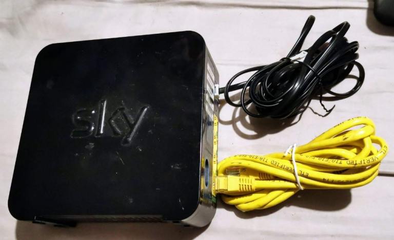 Sky SR102 Wireless Router Broadband Box Hub