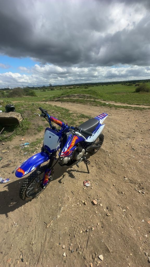 Stomp pit bike 
