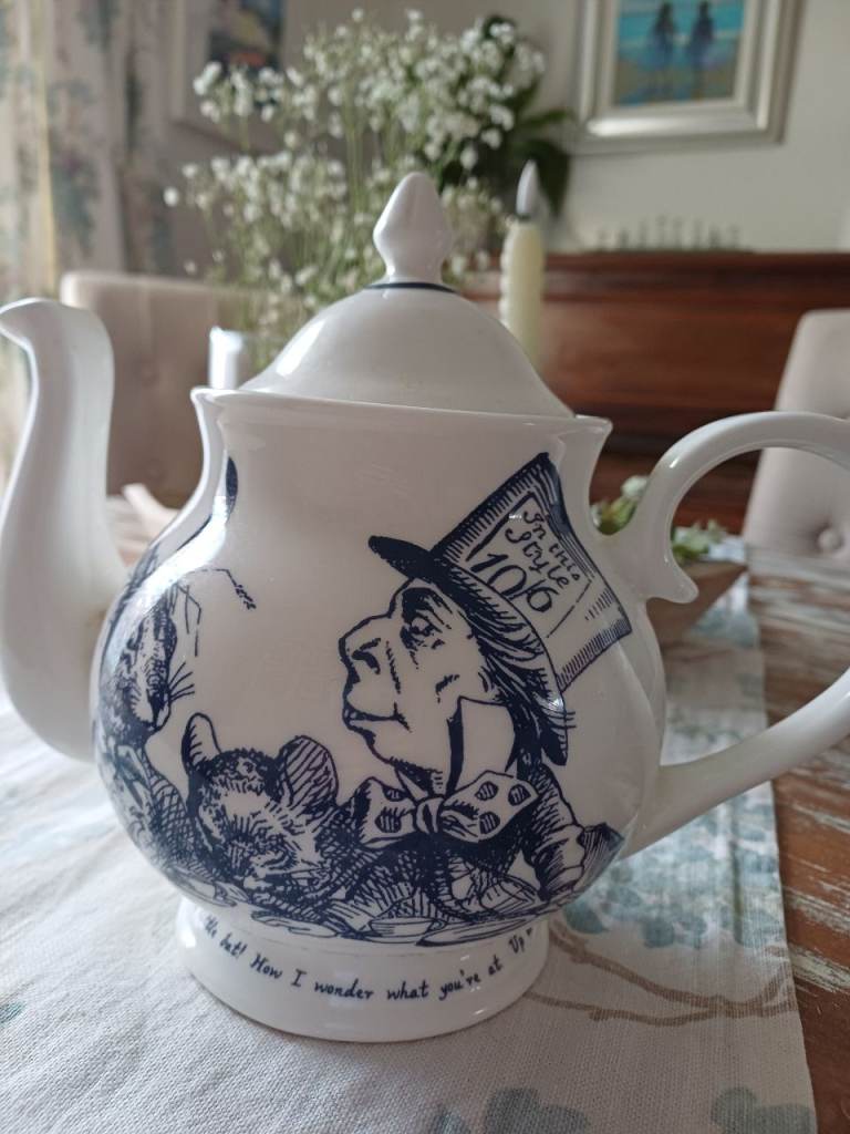 Whittard of Chelsea Alice in Wonderland Large Teapot