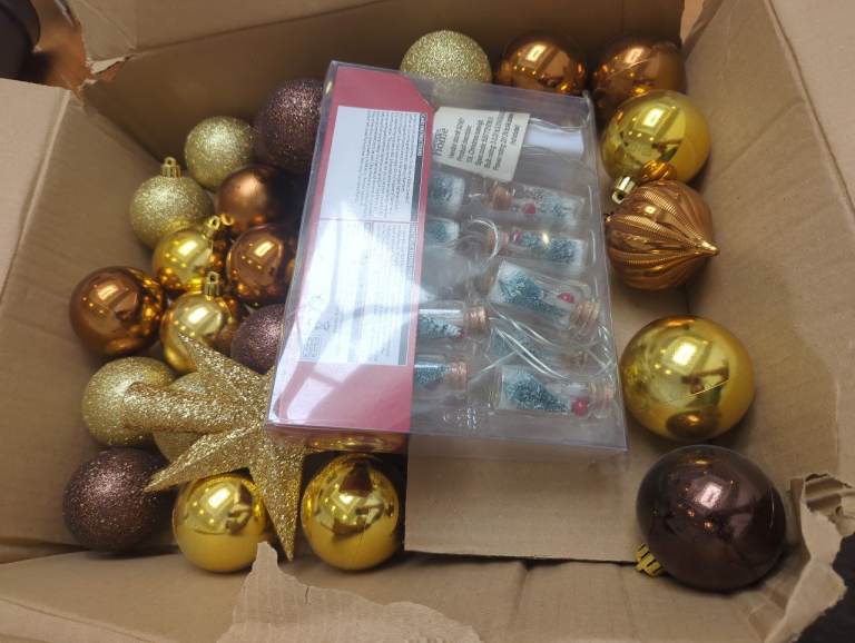 Christmas tree decorations 
