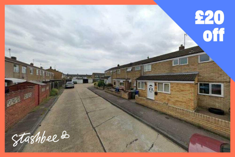 Garage to rent in Tilbury (RM18) | Stashbee