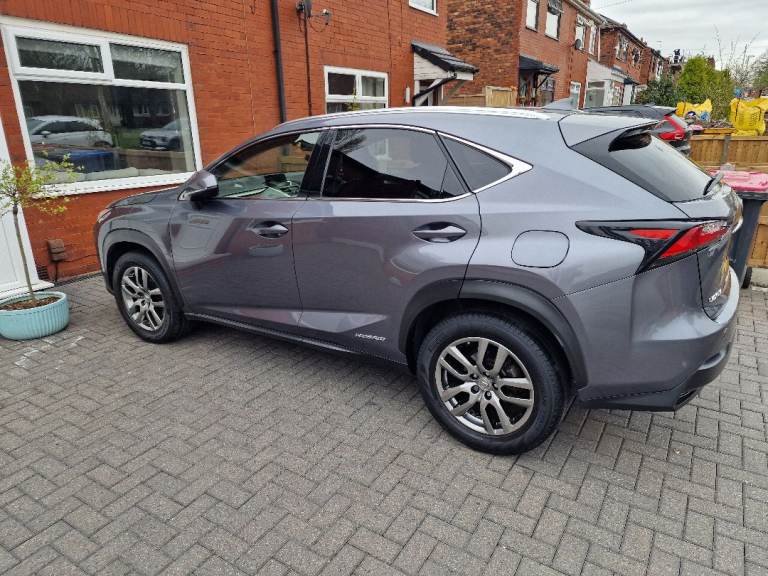 LEXUS NX 300H with Full Service History.