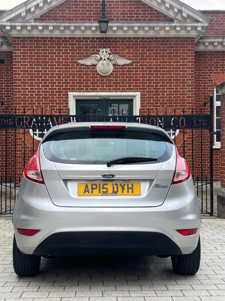 Ford, FIESTA, Hatchback, 2015, Manual, 1241 (cc), 5 doors