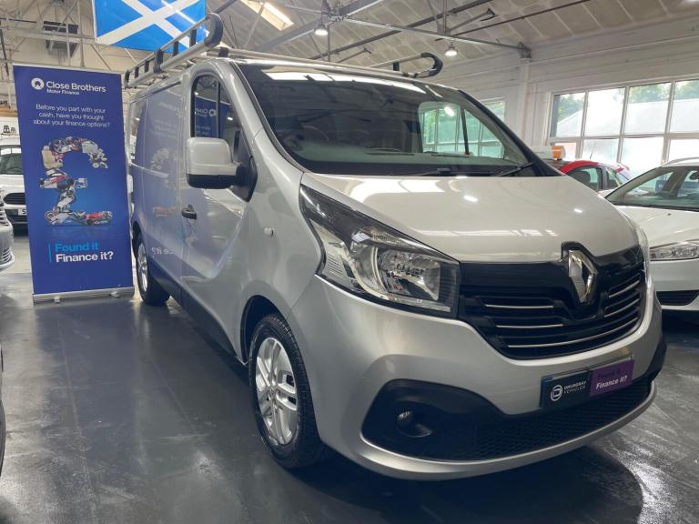 2016 Renault Trafic 1.6 dCi 27 Sport Nav SWB Standard Roof Euro 6 5dr PANEL VAN Diesel Manual
