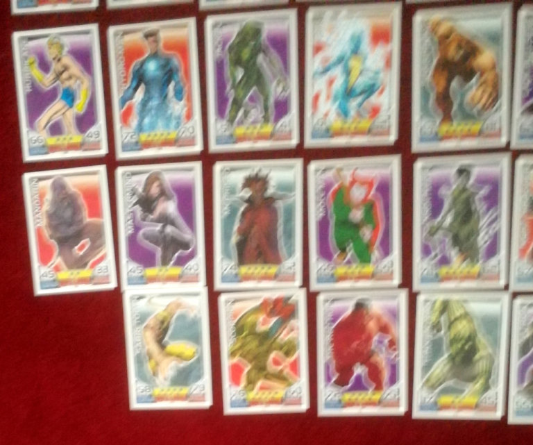TOPPS Hero Attax Marvel Universe 114 Cards Hero Villain & Weapon 2011