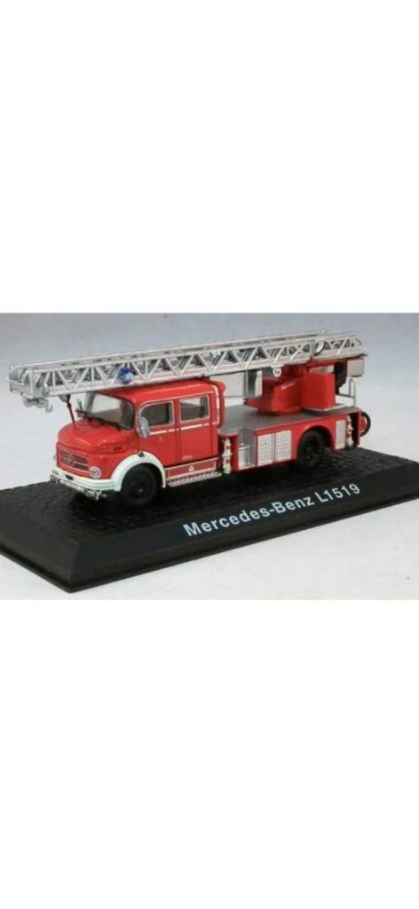 Collectible model of the Mercedes-Benz L1519 fire truck from Editions Atlas Collections.