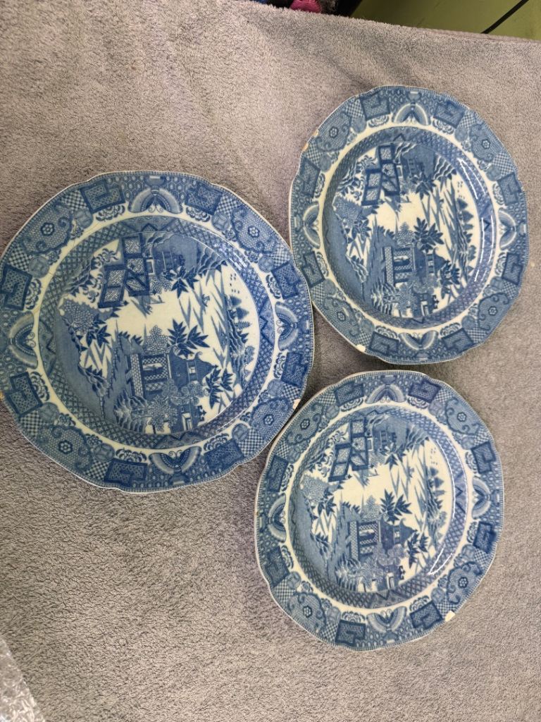 Vintage Blue & White Pagoda Plates – Set of 3 – £12.50, £12.00 for Sale
