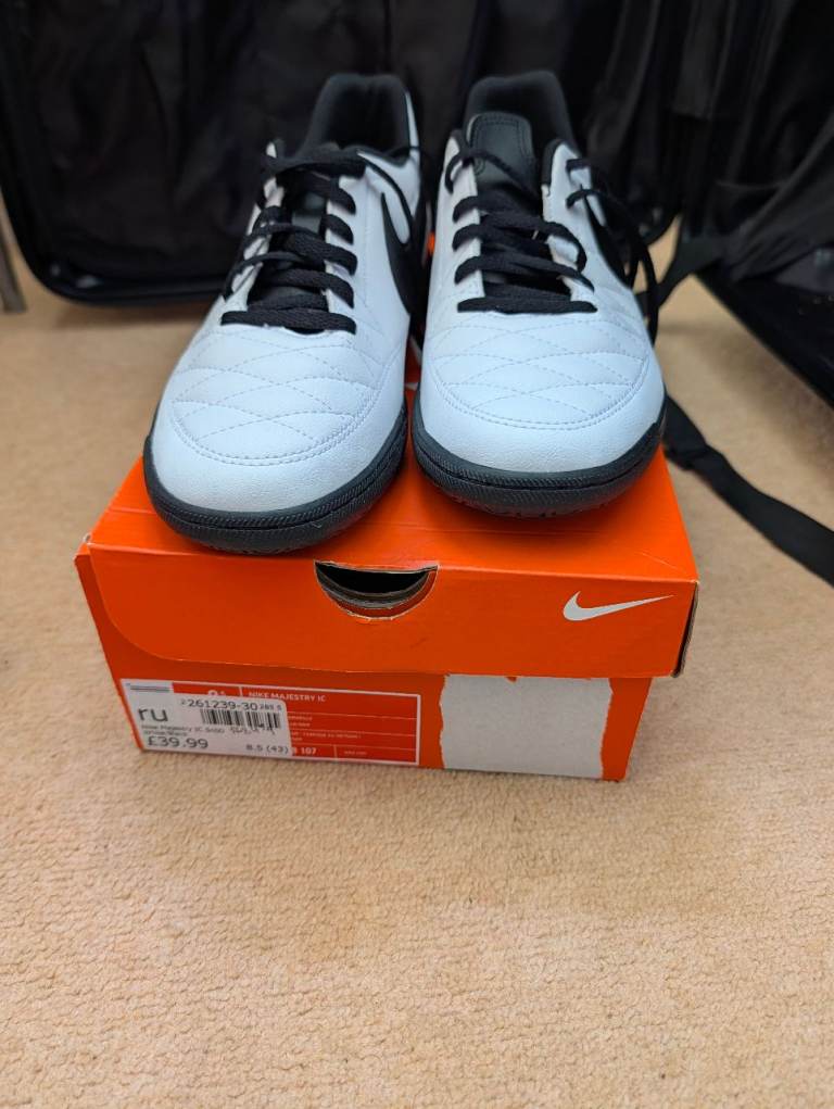 Nike Majestry Astro turf trainers 8.5