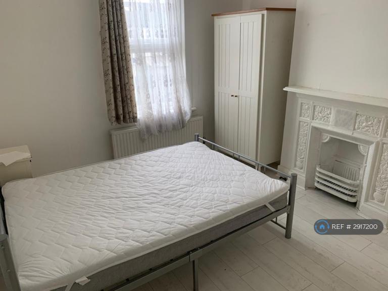 1 bedroom in Grosvenor Road, Ilford, IG1 (#2917200)