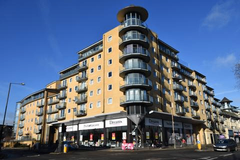 1 bedroom ' Studio' Apartment - Central Feltham