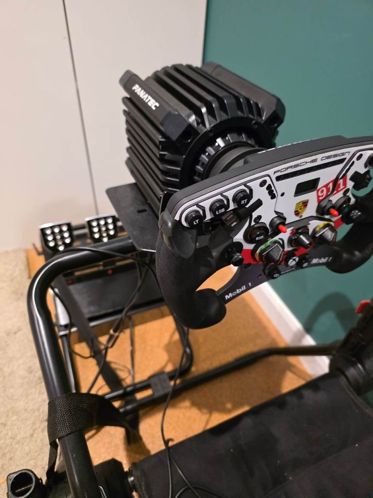 Fanatec - Club Sport DD+ / V2.5X wheel / Club sport loadcell Pedals