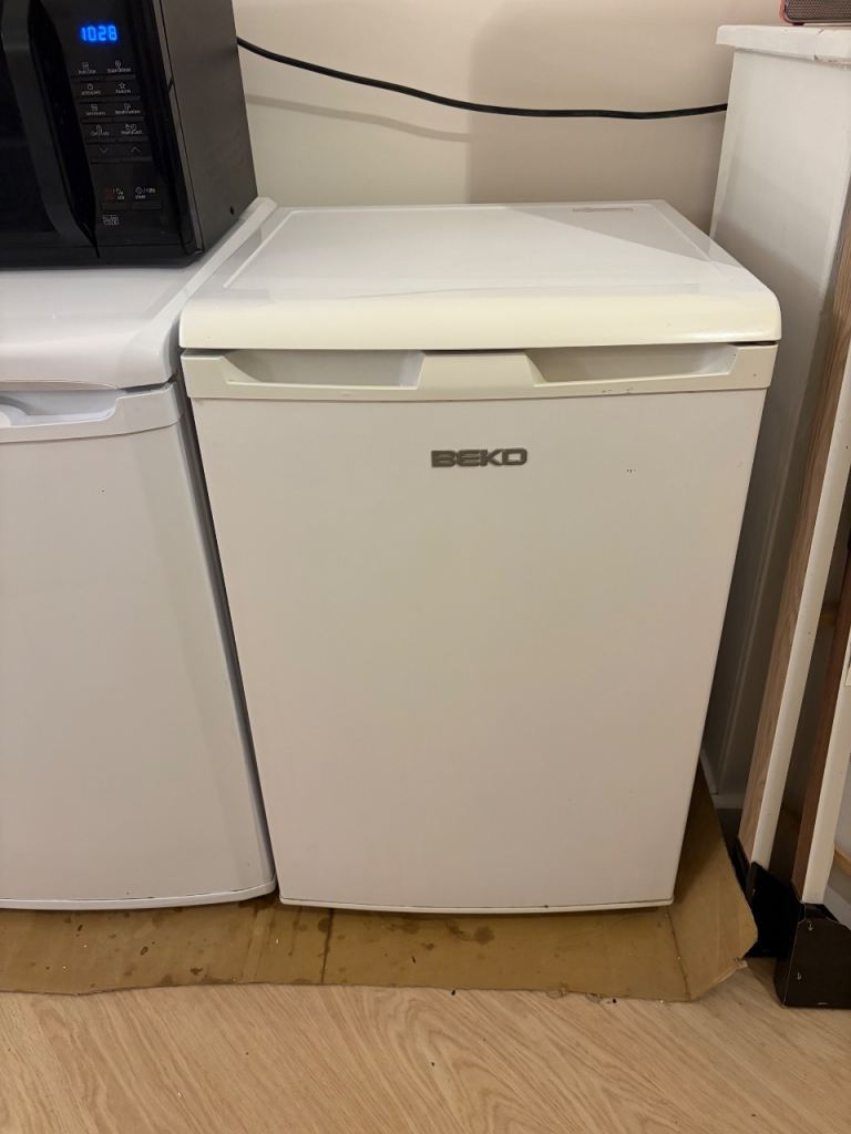 Beko Undercounter Fridge – Good Condition