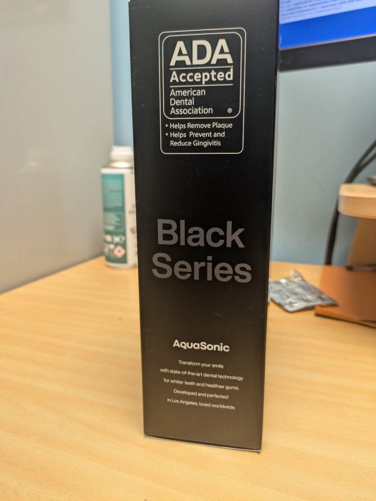 Aquasonic toothbrush 