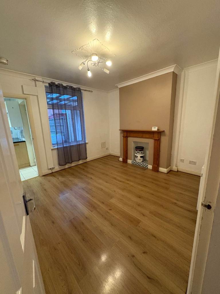 🏡 2 Bedroom House for Rent – Mansfield 