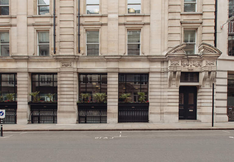 Furnished offices to rent in *Fenchurch Street*. Office Spaces for 3 to 60 desks EC3