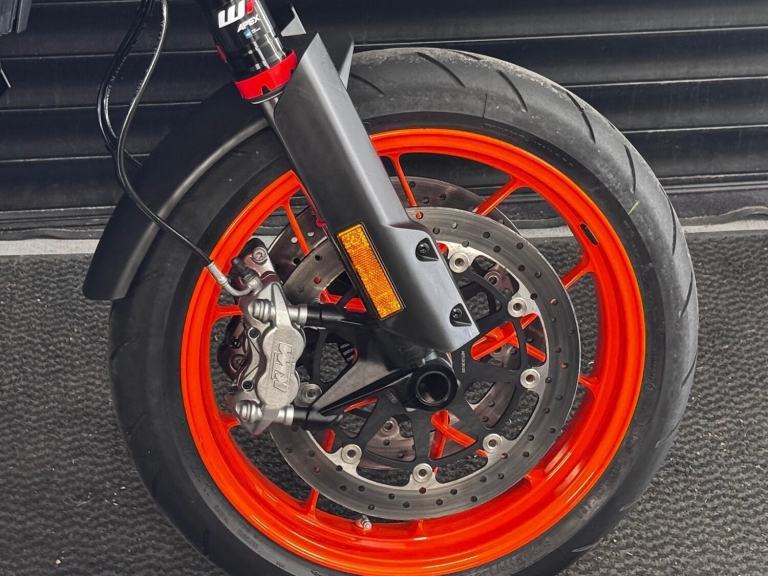 2024 KTM 890  SMT Tech Pack-Htd Grips-Exhaust Link Pipe