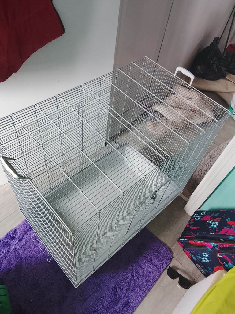 Pet cage in good condition 