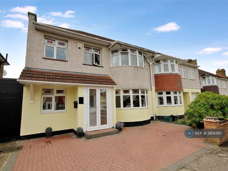 4 bedroom house in Farnham Road, Welling, DA16 (4 bed) (#2614365)
