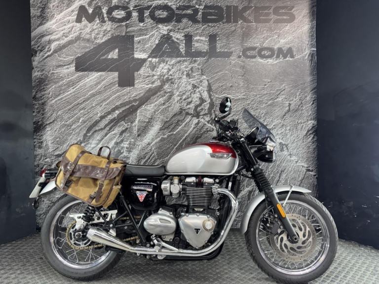 TRIUMPH BONNEVILLE T120 2017