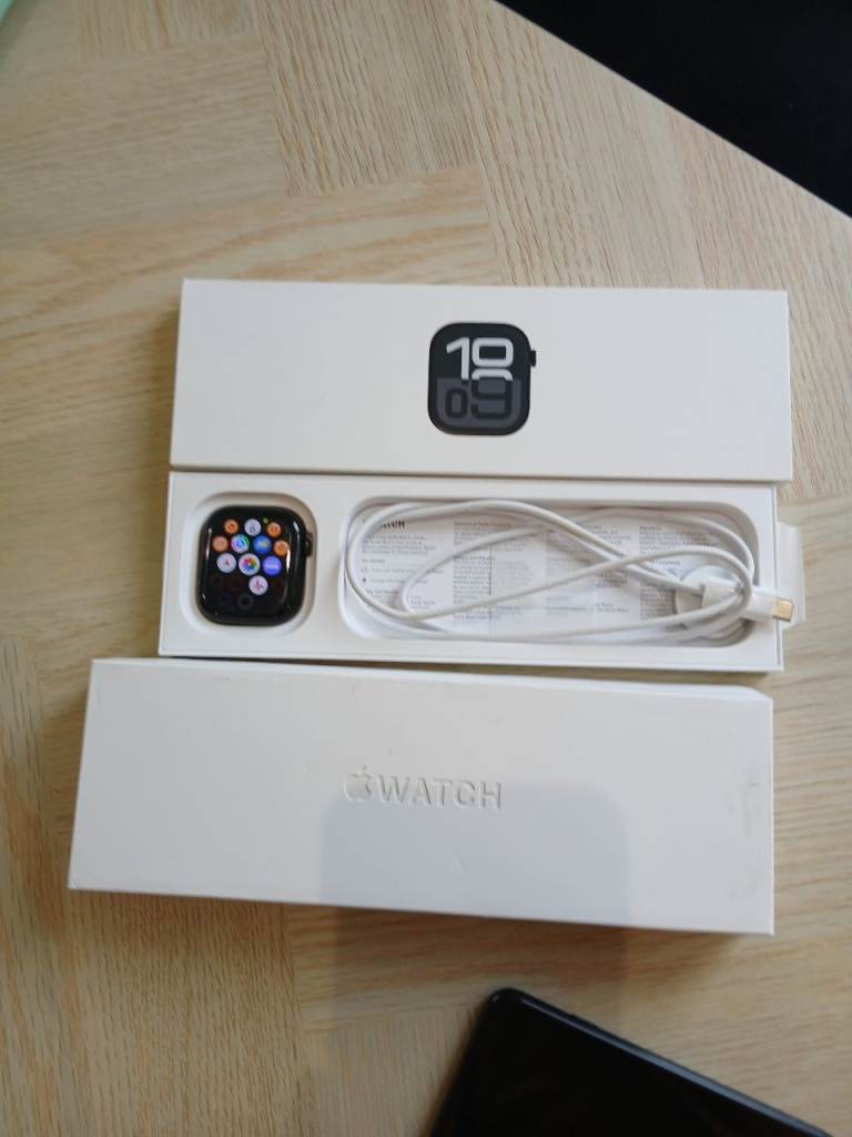 Apple Watch Series 10 46mm GPS + Cellular LTE Unlocked Aluminium