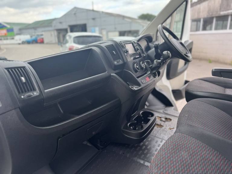 2020 Peugeot Boxer 2.0 BlueHDi 335 Built for Business Professional Crew Van 5dr Diesel Manual  PA...