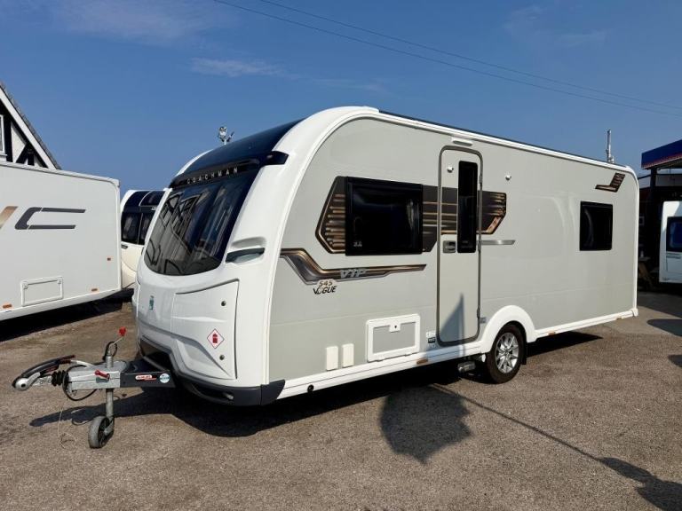 2020 COACHMAN VIP 545 Vogue 4 Berth fixed island bed