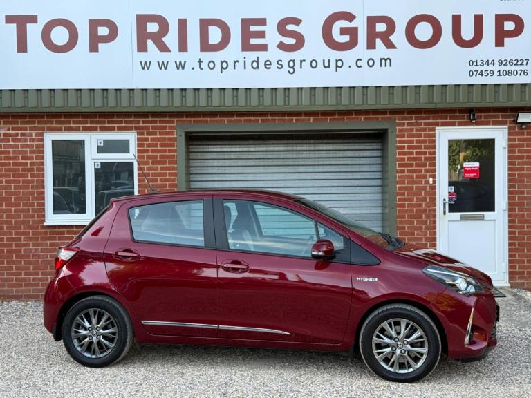 2017 Toyota Yaris 1.5 VVT-h Icon Tech E-CVT Euro 6 (s/s) 5dr HATCHBACK Petrol/Electric Hybrid Aut...