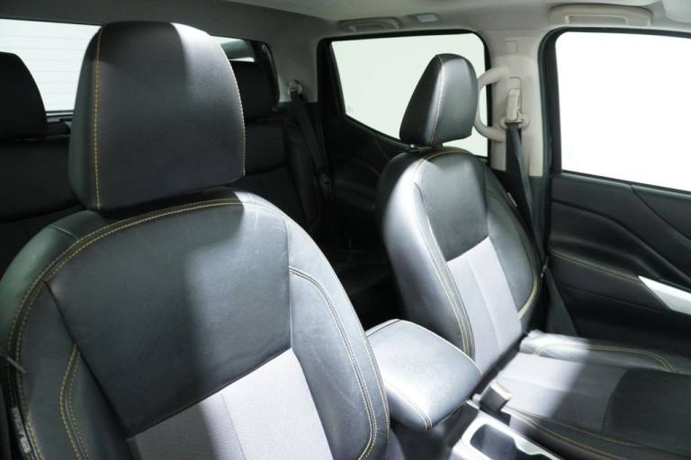 2020 Nissan Navara Double Cab Pick Up N-Guard 2.3dCi 190 TT 4WD Auto PICK UP DIESEL Automatic