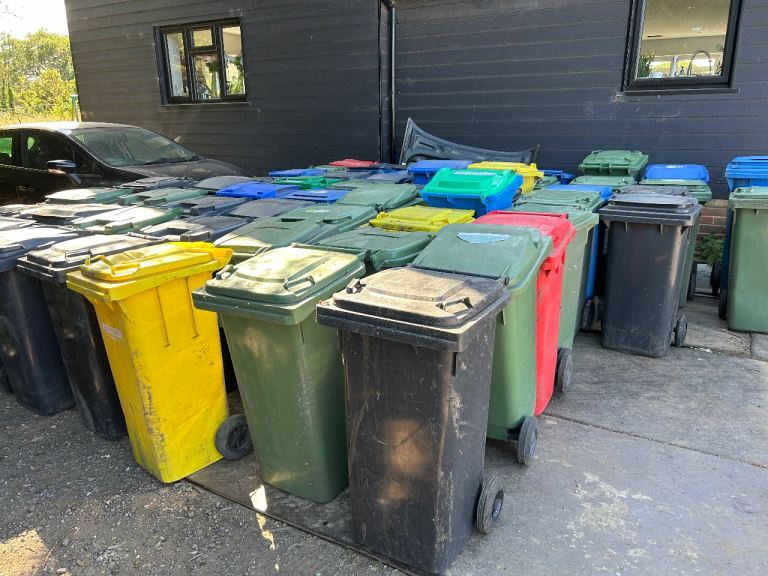 Wheelie bin 240 litre