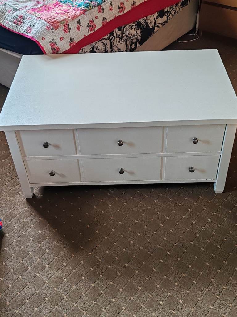 White Coffee Table with 2 Drawers – Great Storage