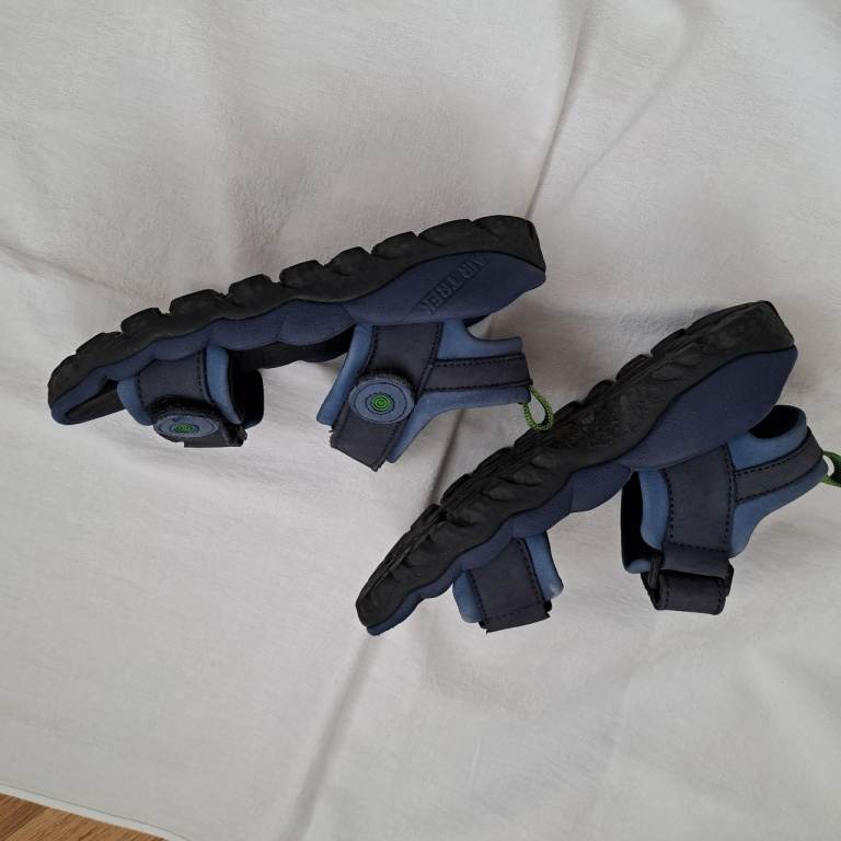Hiking sandals