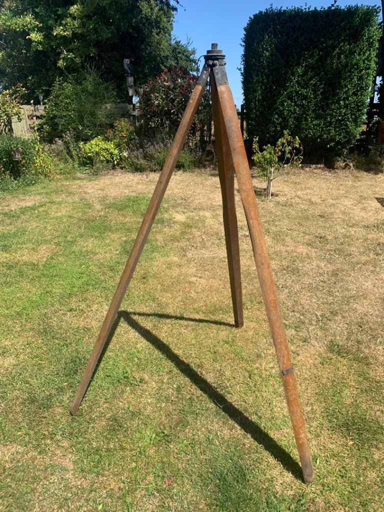 Vintage tripod stand