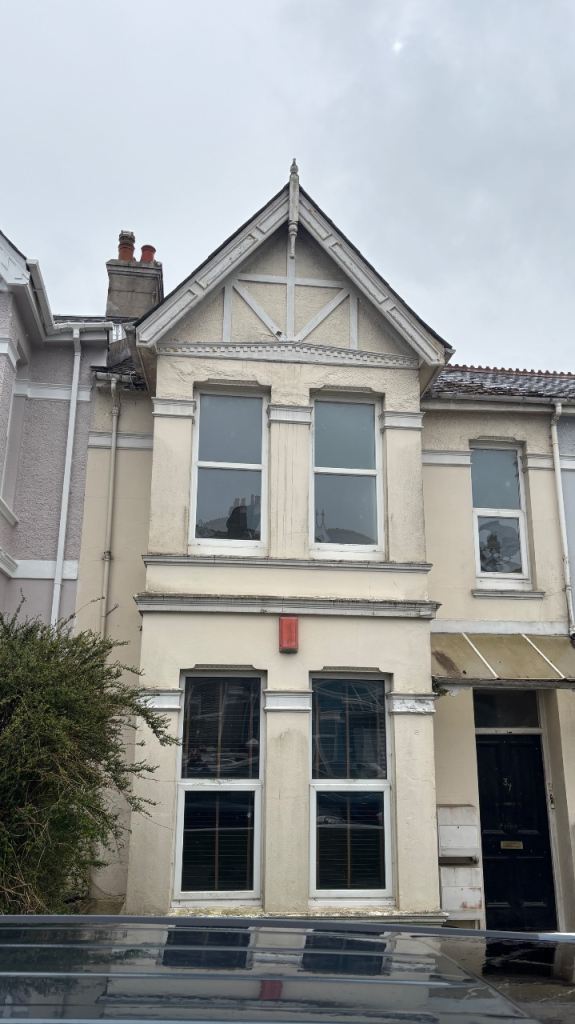 2 Bed Fat to Let in Peverell 