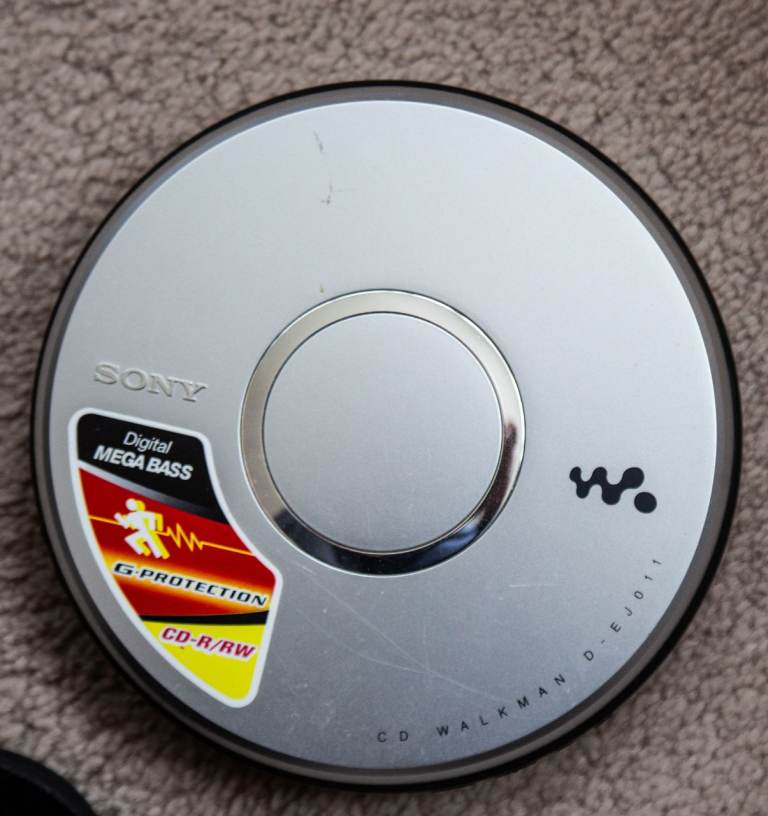 Sony CD Walkman D-EJ011 with G-Protection and Digital Mega Bass
