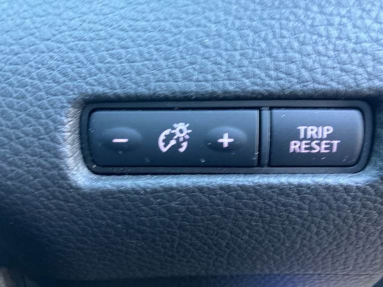 2017 Nissan Qashqai 1.5 dCi N-Connecta 5dr SUV DIESEL Manual