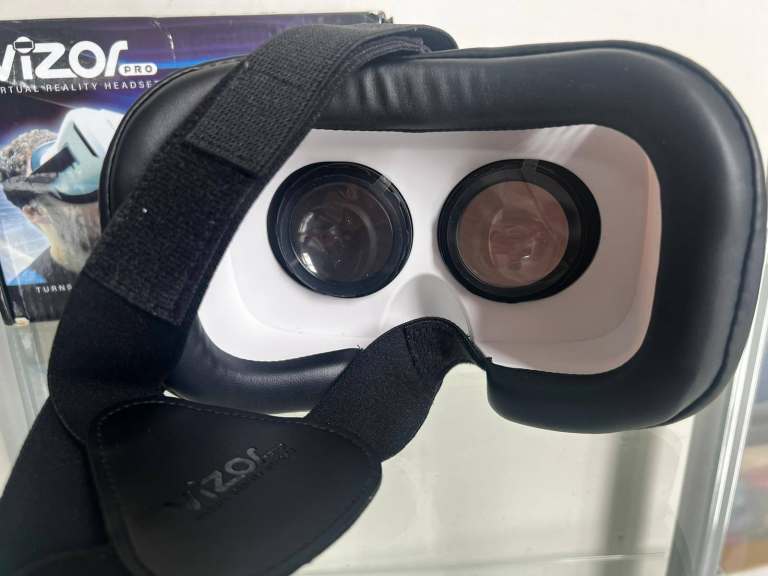 Vizor VR-PRO Virtual Reality Headset