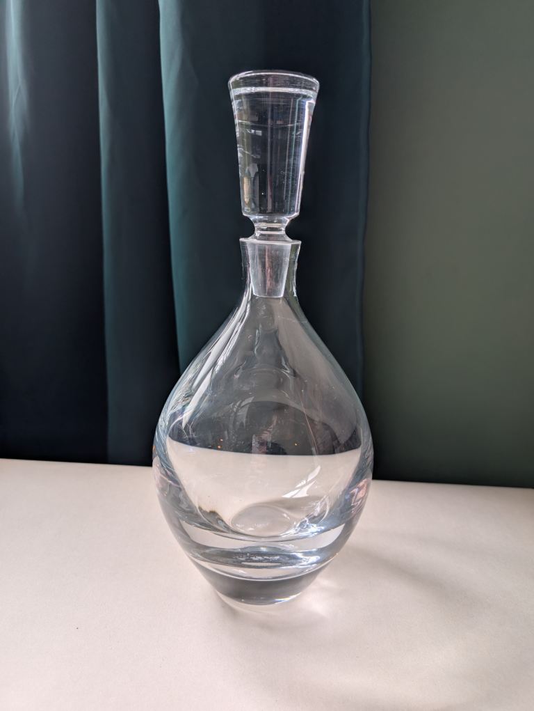 LSA International Julia Decanter Teardrop design 1L - never used
