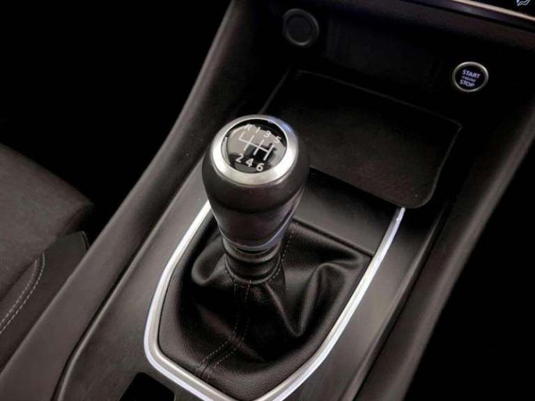 2022 Nissan Qashqai 1.3 DIG-T MHEV N-Connecta Euro 6 (s/s) 5dr Manual SUV Hybrid Manual