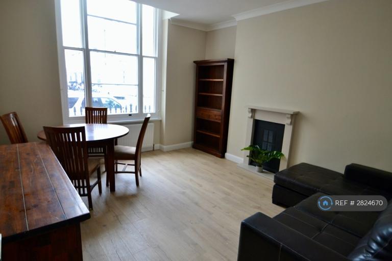 2 bedroom flat in St. Georges Drive, London, SW1V (2 bed) (#2824670)
