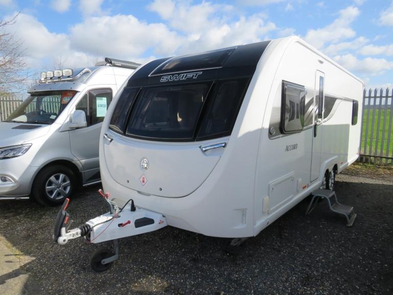 Swift Accord 835 8Ft Island Bed 4 Berth Twin Axle