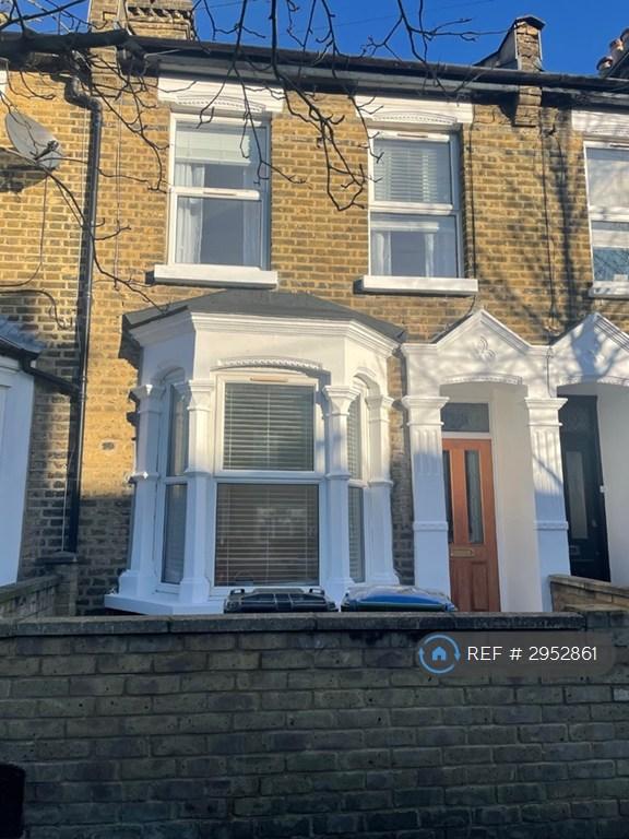 4 bedroom house in London, London, E11 (4 bed) (#2952861)