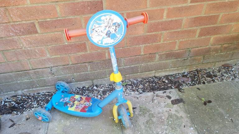 Child scooter