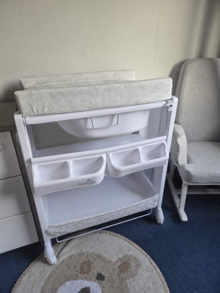Baby Changing Table with Bath and Storage – excellent Condition