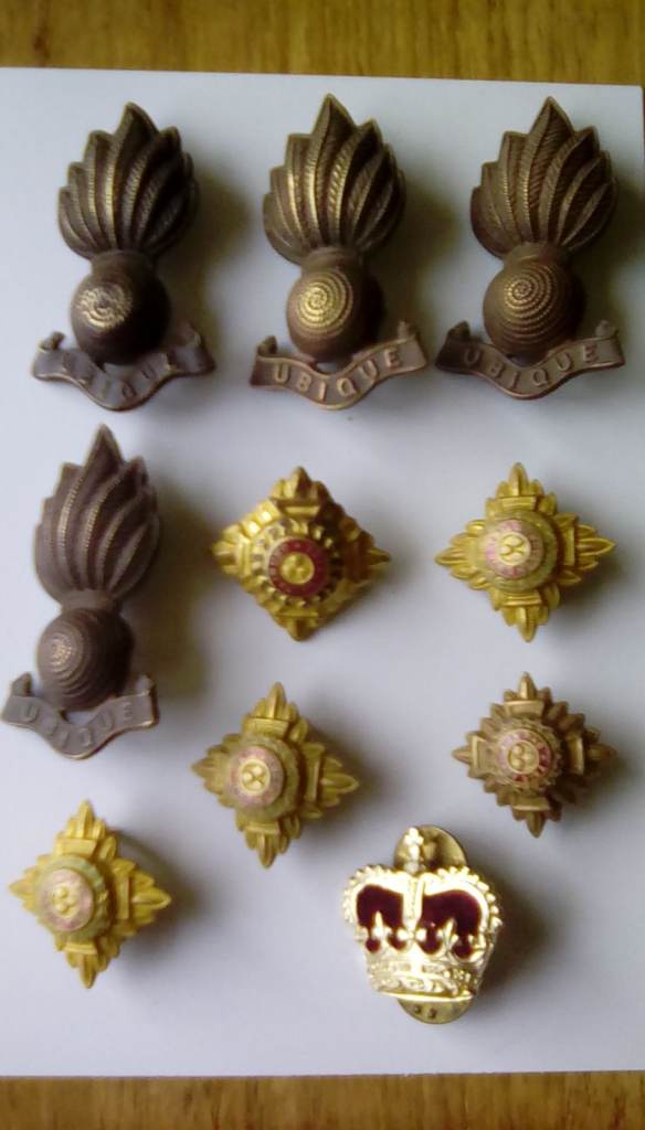 10 x Royal Artillery cap badge