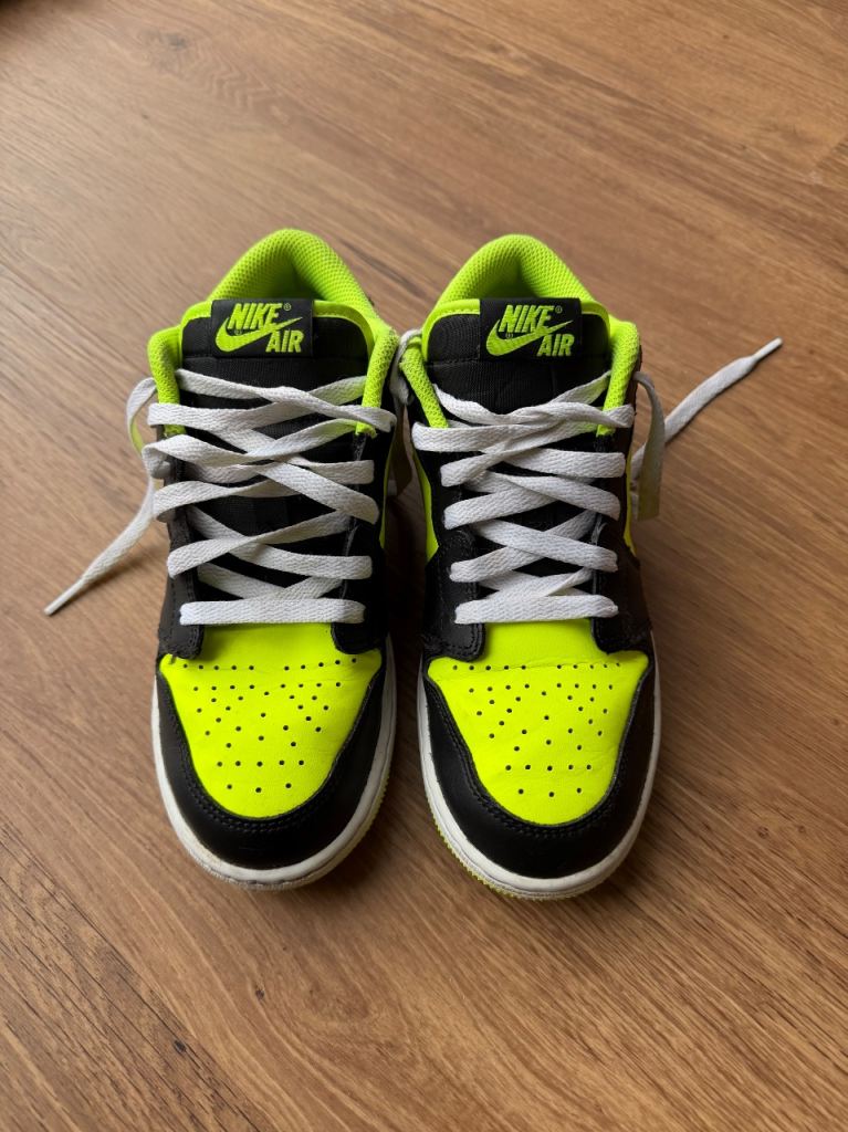 Nike air jordan. Size 4. Kids Nike air Jordan. 