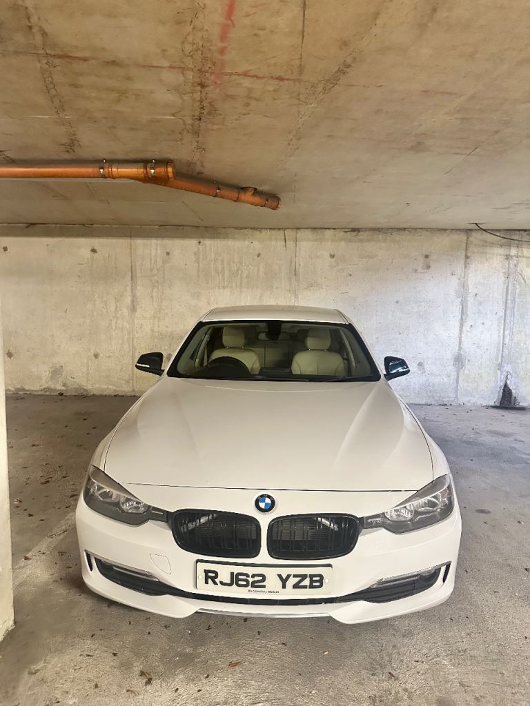 BMW, 3 SERIES, Saloon, 2013, Manual, 1995 (cc), 4 doors