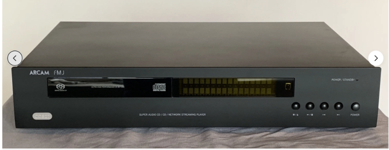 Arcam FMJ CDS 27  CD/SACD Player / Streamer in Excellent Condition with Remote.