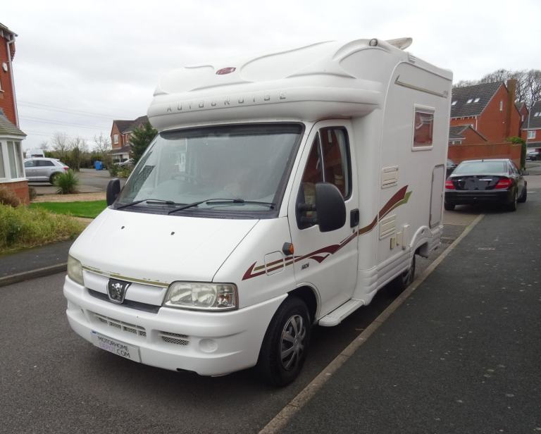 Autocruise Vista 2 berth 2 seatbelt 3600 miles 2005