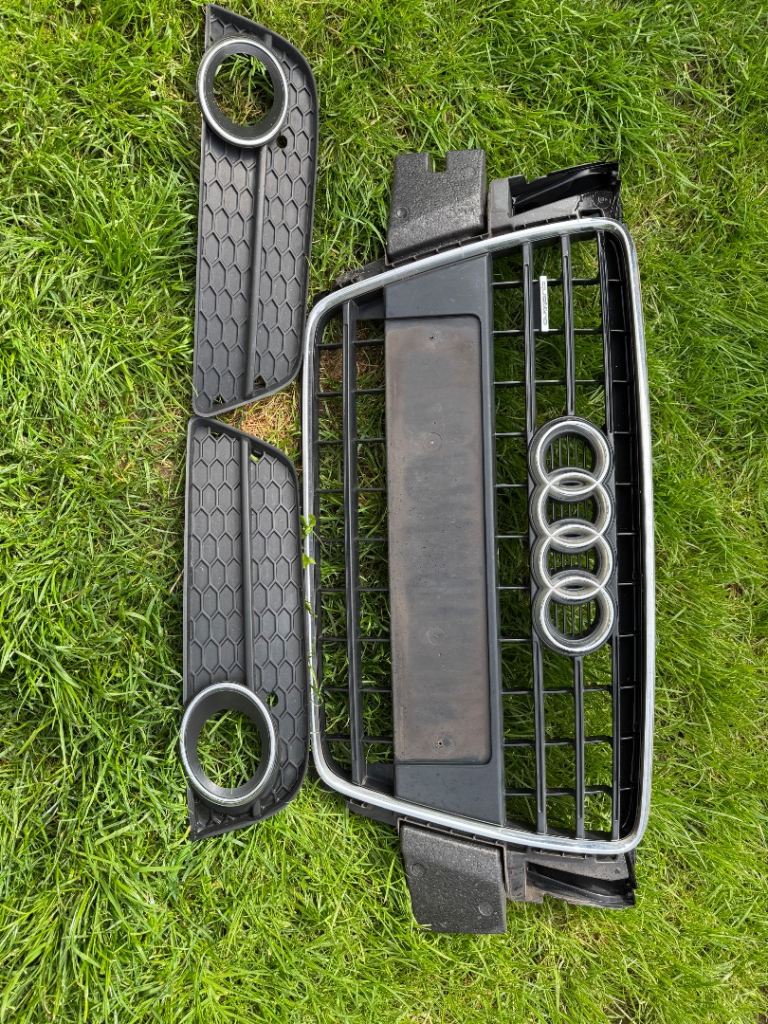 Audi a5 front grilles complete. 2007-2016 model 8t