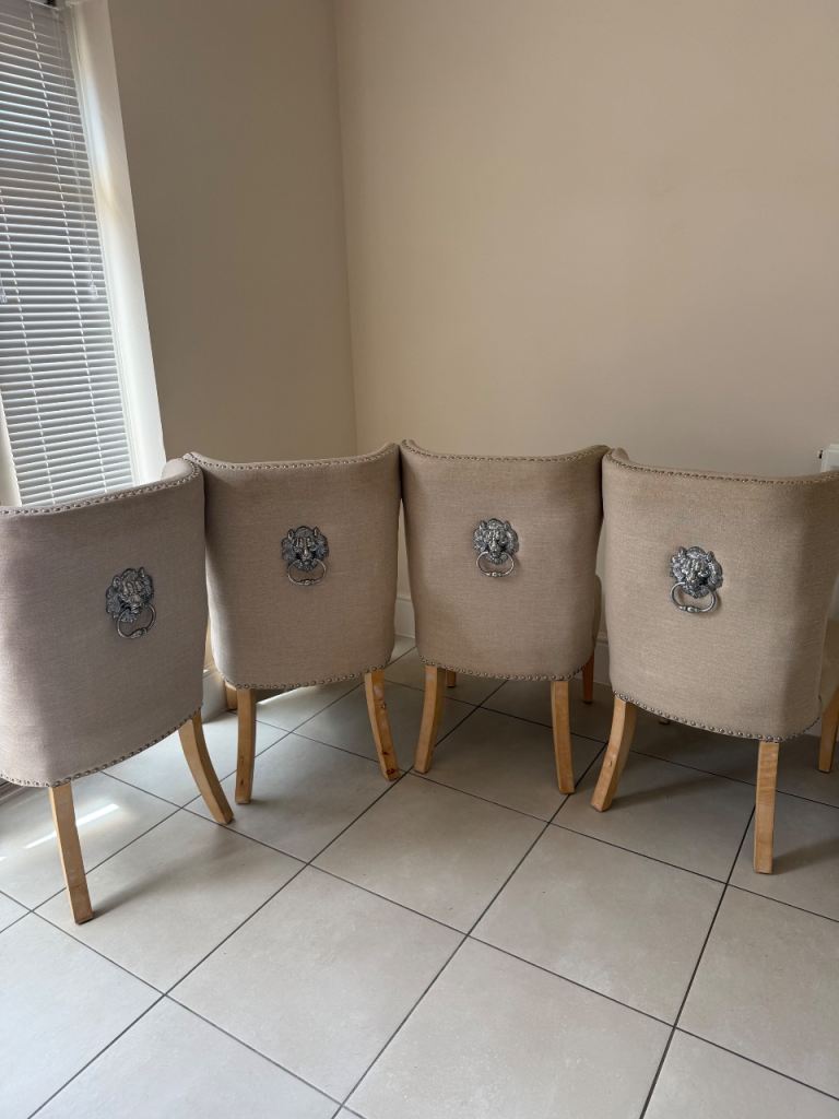 Set of 4 beige/cream lion head knocker chairs
